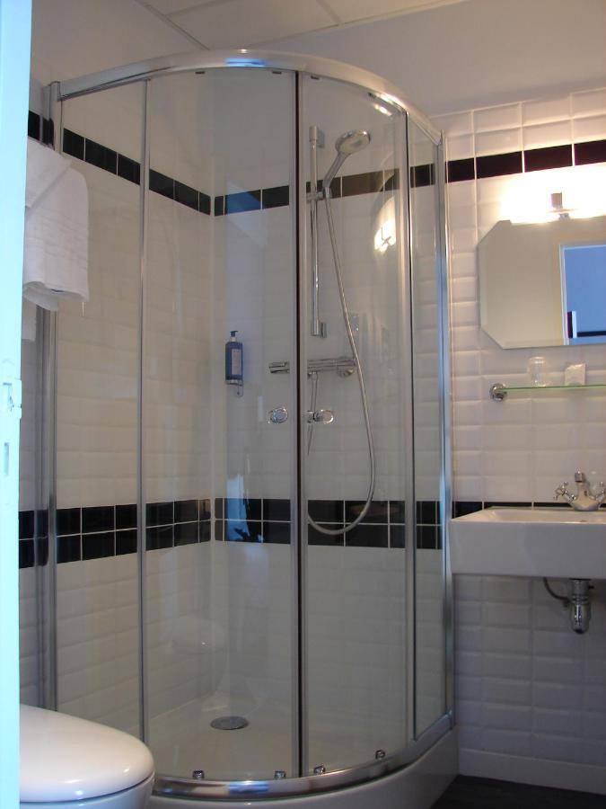 Small Double Room,664049718:JPEG